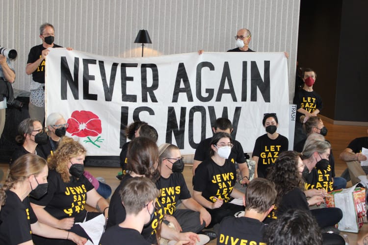 Over 100 Sacramento Jews protest Senator Alex Padilla as part of actions against genocide in Gaza
